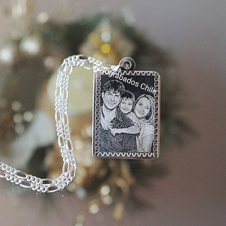 Photoetched large rectangular plate with border 1 to 4 faces + chain 60cm